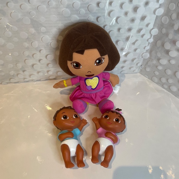 Dora the Explorer 🌎Talking doll with baby brother & sister dolls - Picture 3 of 7